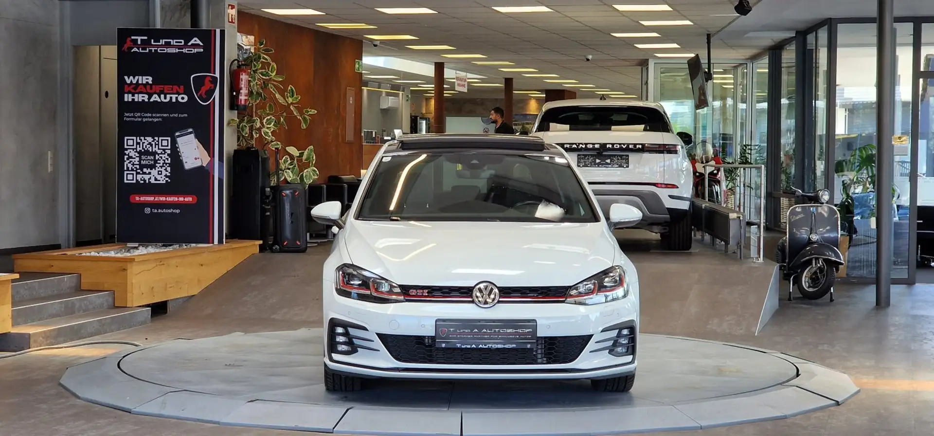 Volkswagen Golf GTI 2.0 DSG *DYNAUDIO*Pano*Kamera*Navi* Weiß - 2