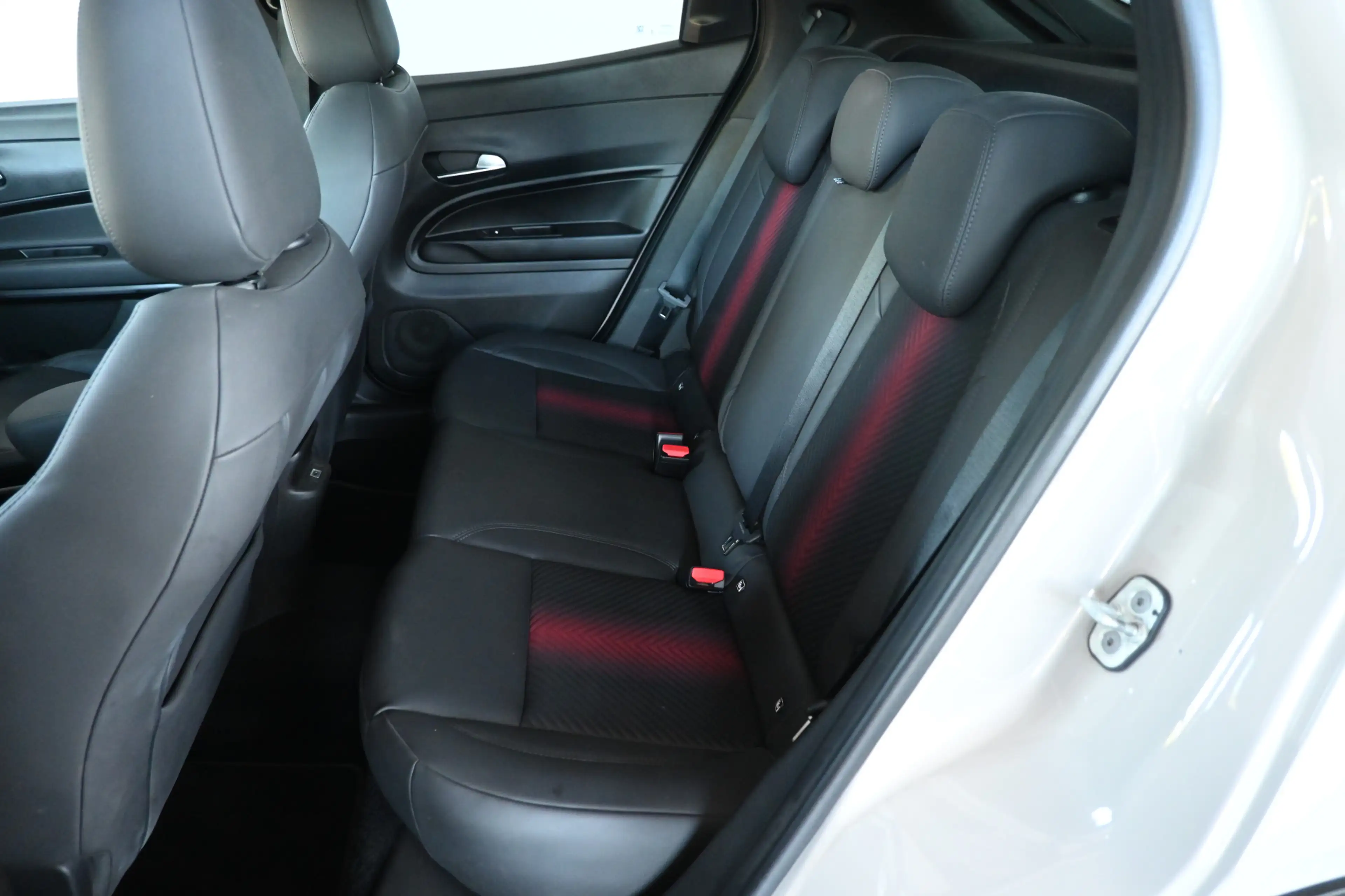 Alfa Romeo Junior 1.2 Turbo Hybrid Ibrida Speciale Adaptieve Cruise — photo 8