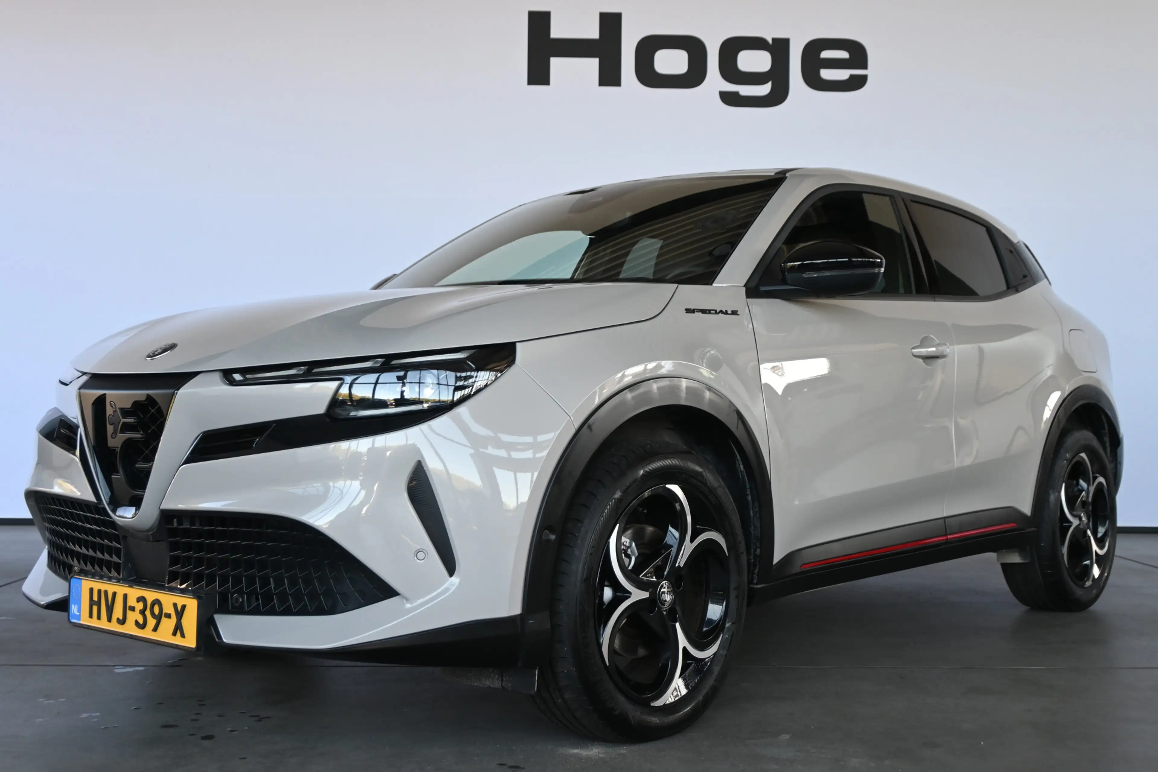 Alfa Romeo Junior 1.2 Turbo Hybrid Ibrida Speciale Adaptieve Cruise — photo 4
