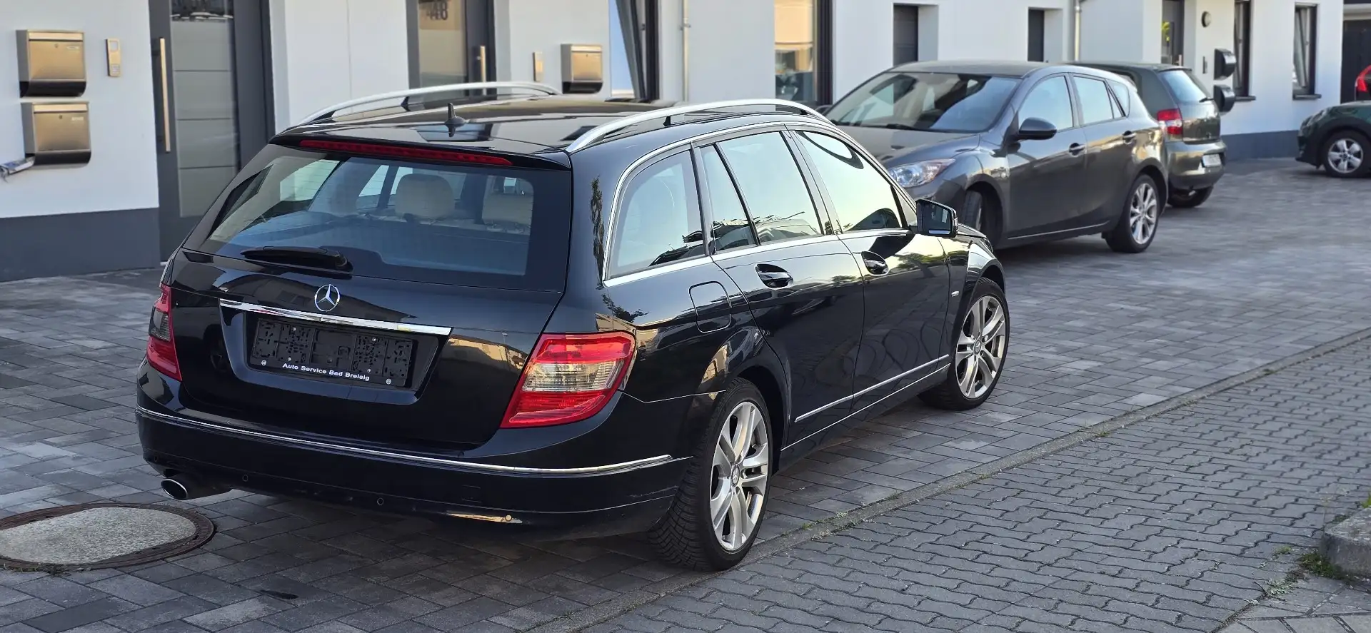Mercedes-Benz C 220 T CDI DPF BlueEFFICIENCY crna - 2