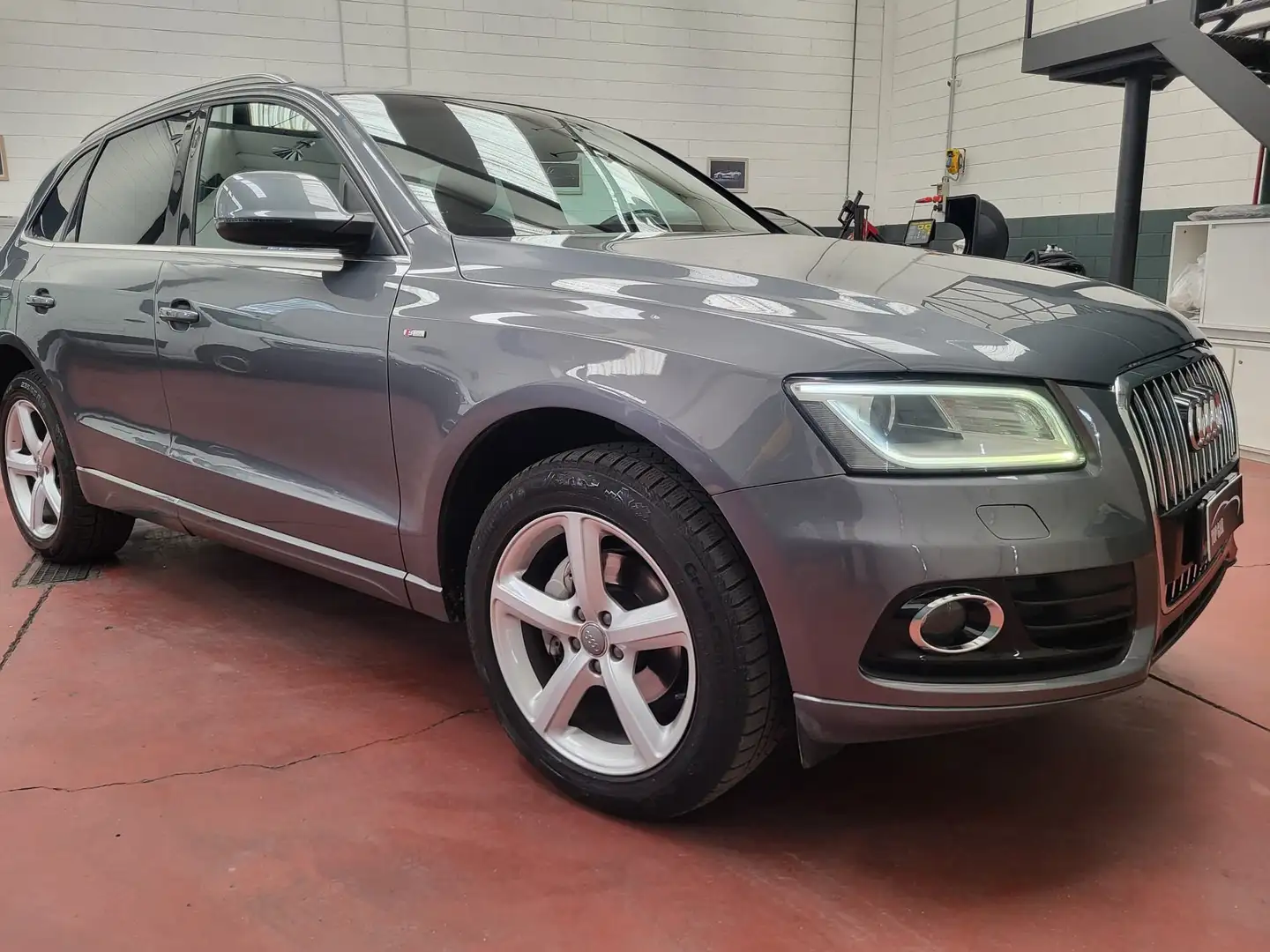 Audi Q5 2.0  s line quattro PELLE NAVI R19 177cv s-tronic Grigio - 2