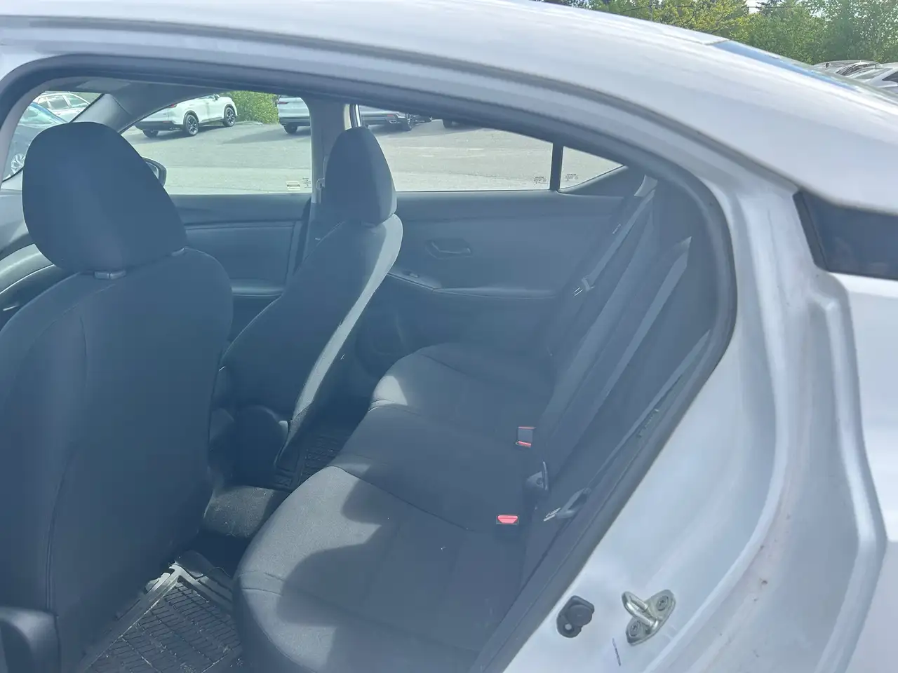 Nissan Sentra снимка Nissan Sentra