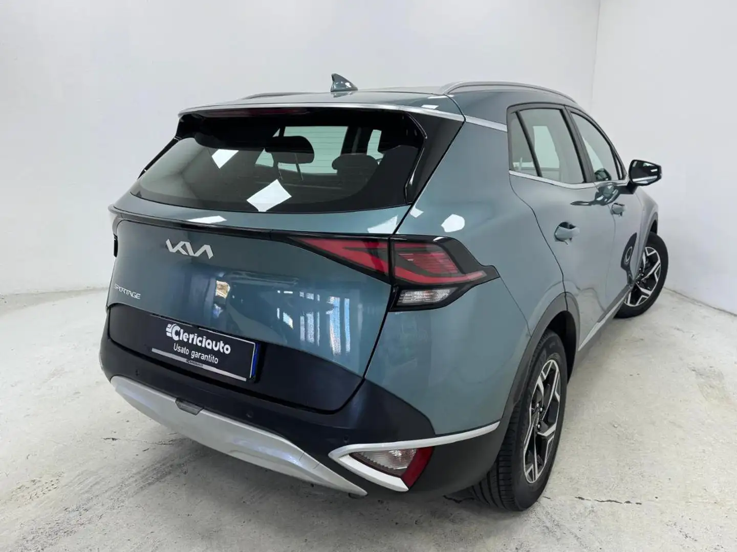 Kia Sportage 1.6 TGDi MHEV DCT Business Gris - 2