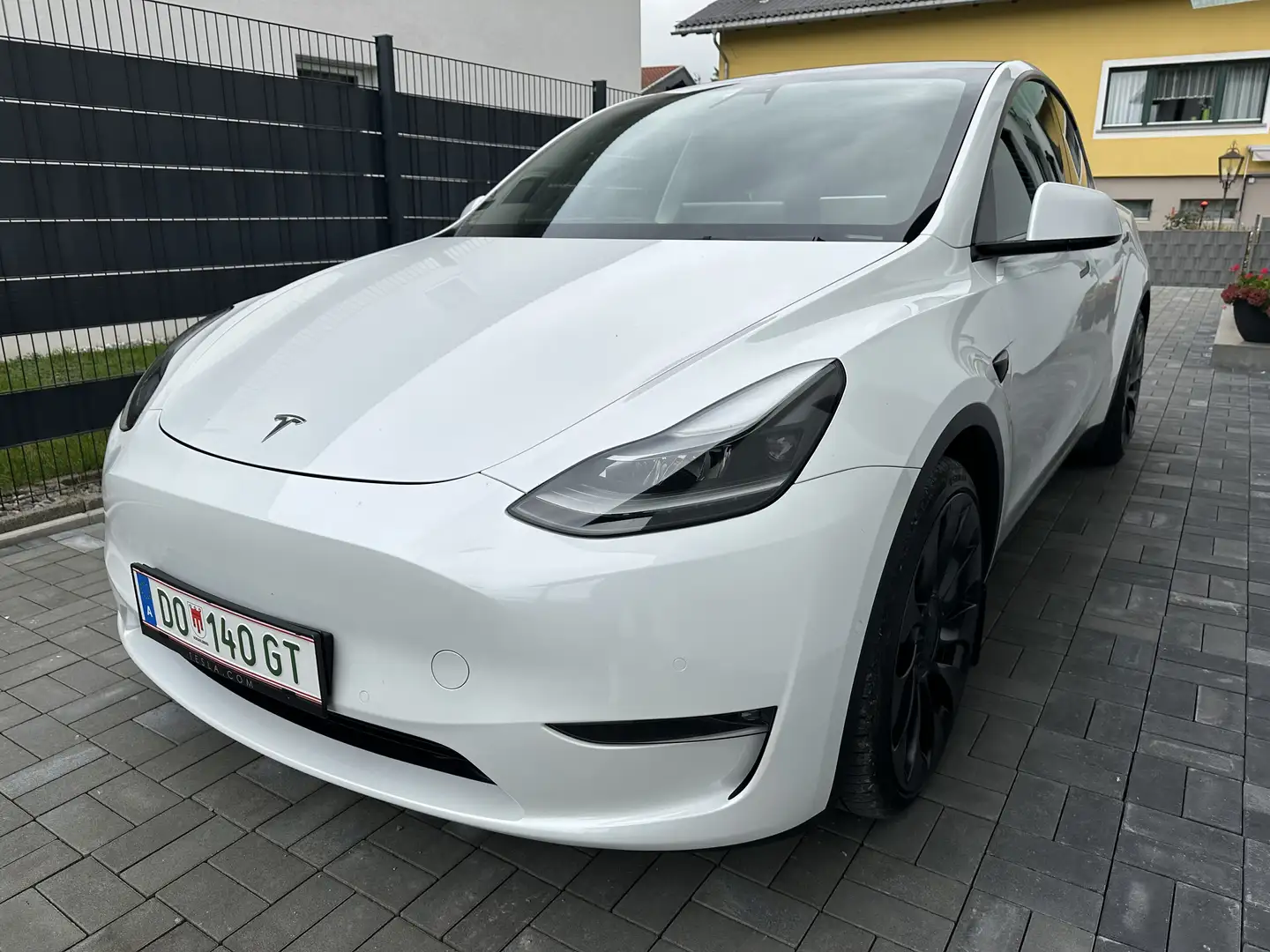 Tesla Model Y Performance | 09/2022 | 46.000 km | Erstbesitz | Weiß - 1