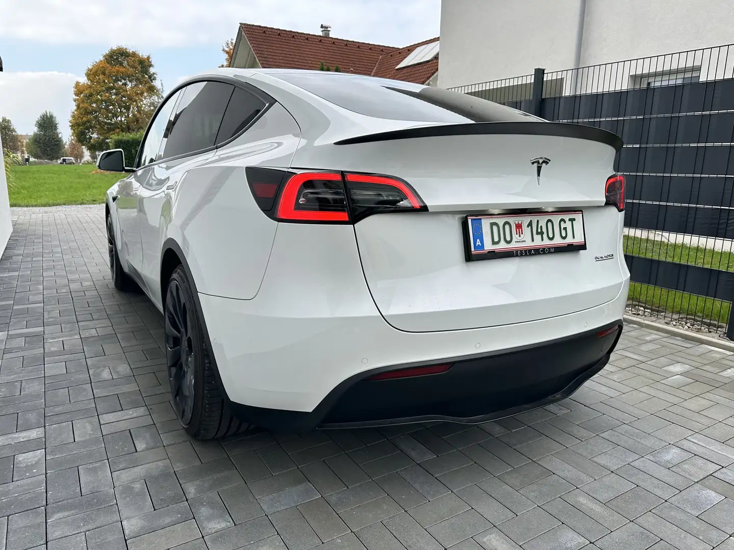 Tesla Model Y Performance | 09/2022 | 46.000 km | Erstbesitz | Weiß - 2