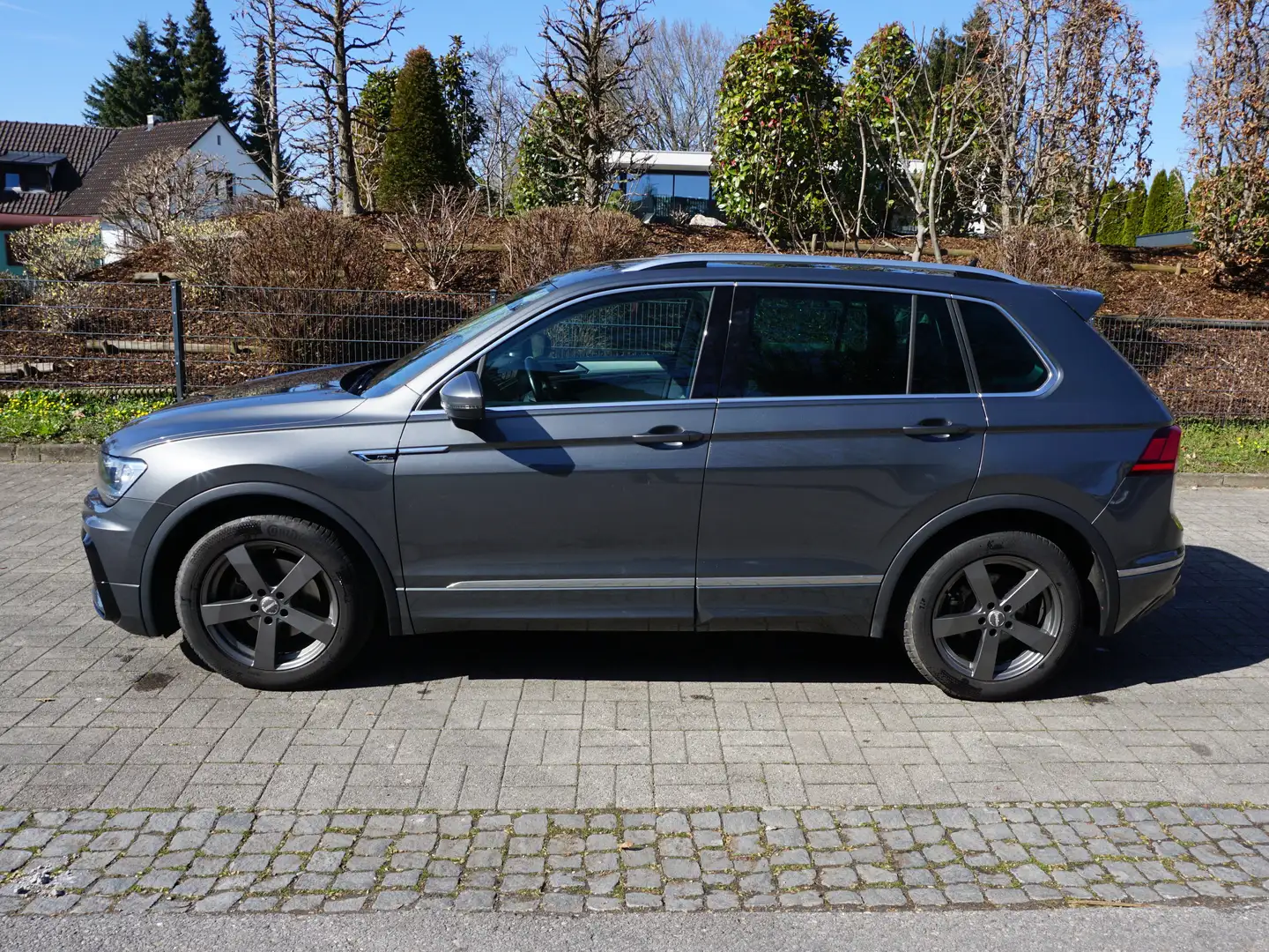 Volkswagen Tiguan 1,4 TSI Comfortline Grau - 2
