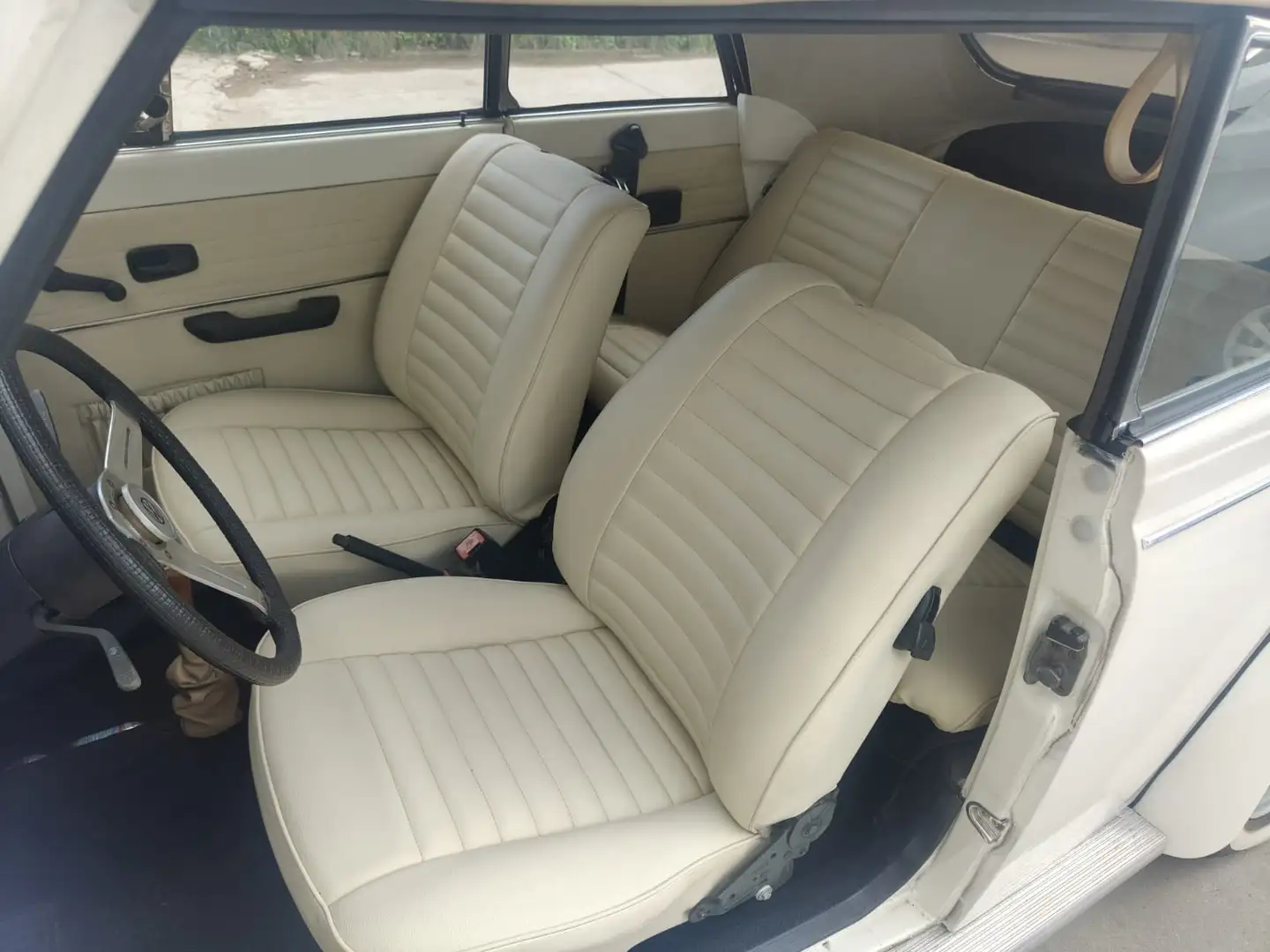 Volkswagen Beetle - 2