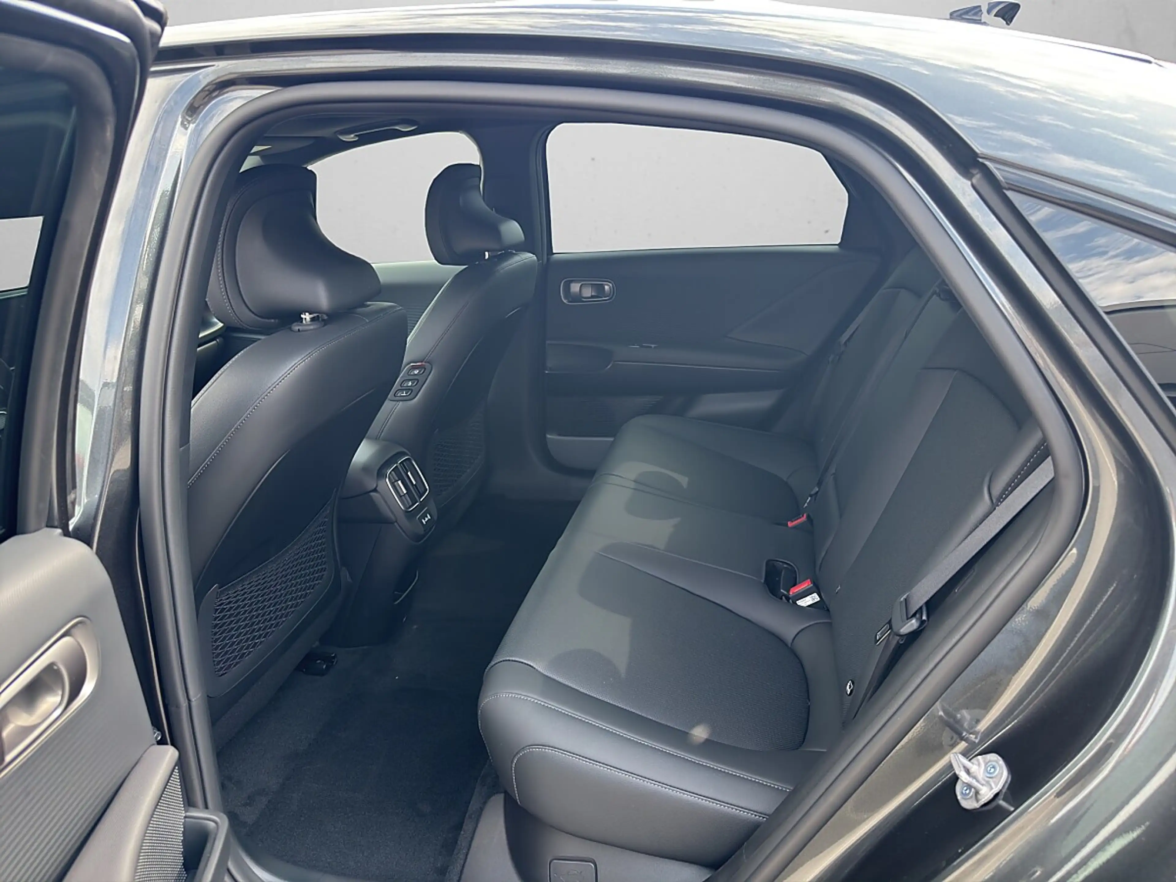 Hyundai IONIQ 6 Ioniq 6 Elektro 84kWh Prestige Line 4WD ** NEUE... — photo 11