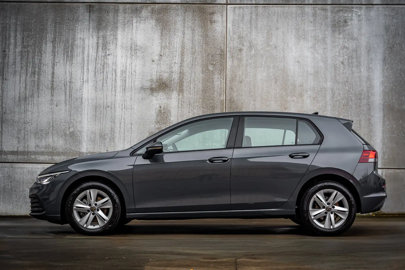 Volkswagen Golf Grau - 2