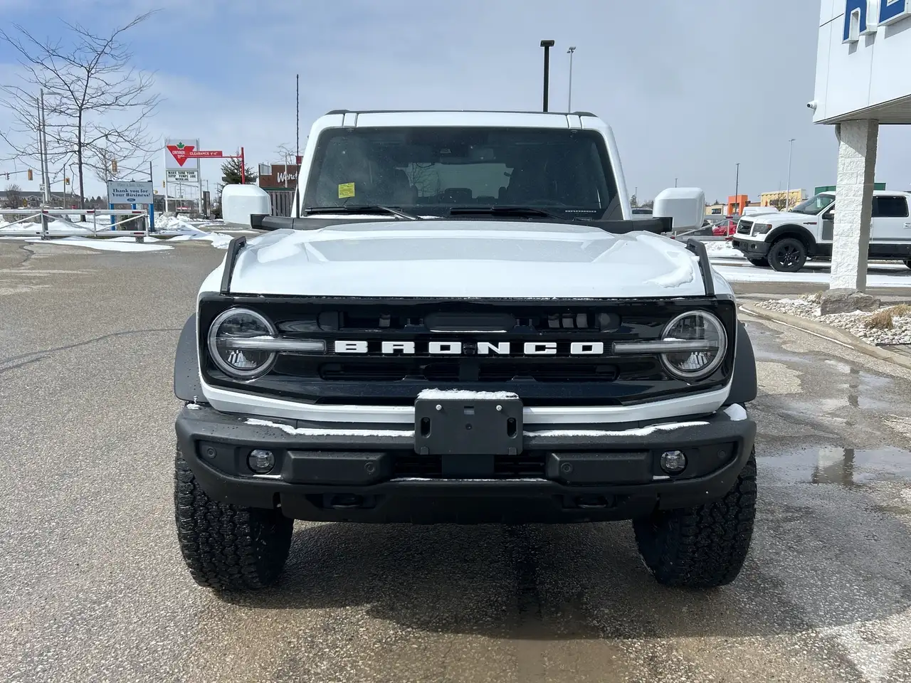 Ford Bronco снимка Ford Bronco