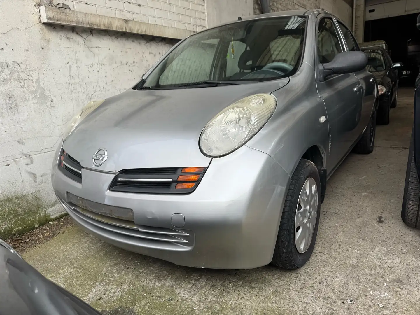 Nissan Micra 1.0i 16v Comfort *Essence* Grijs - 1