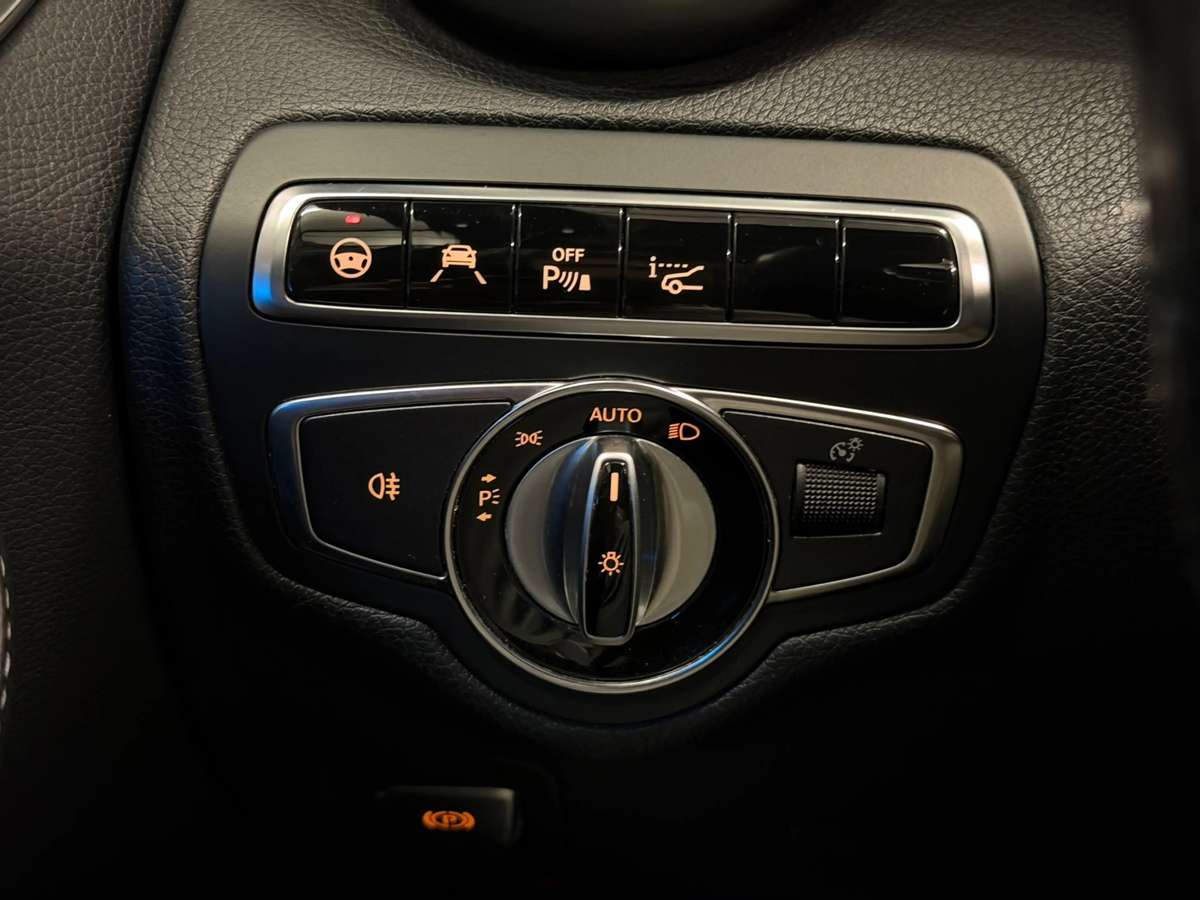 Mercedes-Benz C 220 CDI AMG|C63 PACK|PANO|HUD|MEMORY|FULL — photo 17