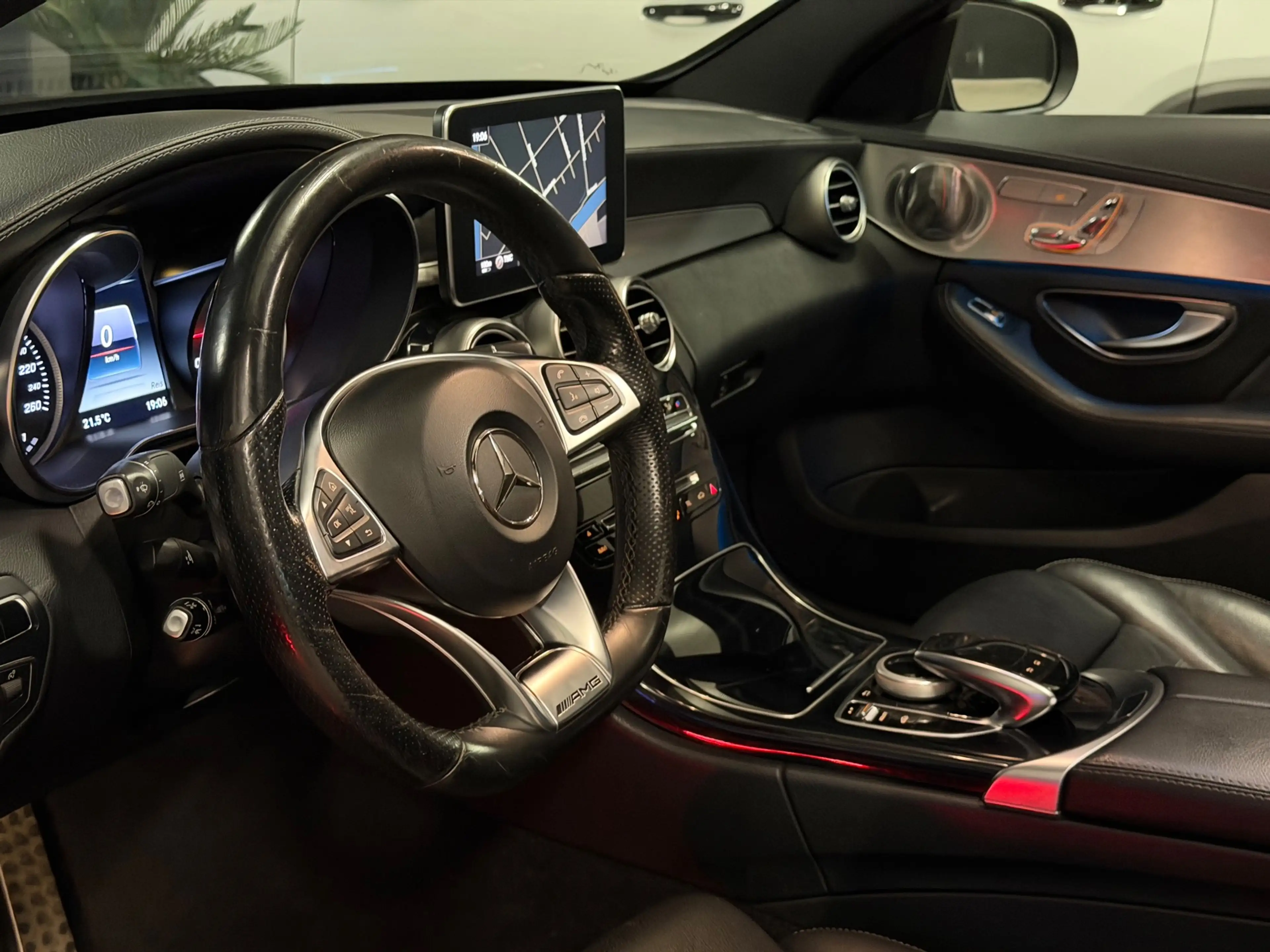 Mercedes-Benz C 220 CDI AMG|C63 PACK|PANO|HUD|MEMORY|FULL — photo 11