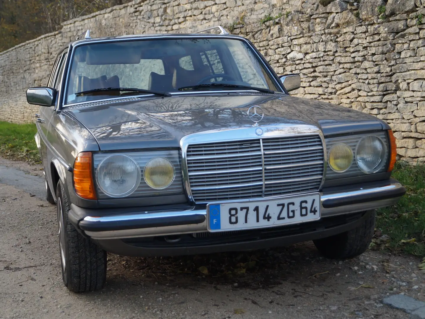 Mercedes-Benz 300 Break 300 td Šedá - 1