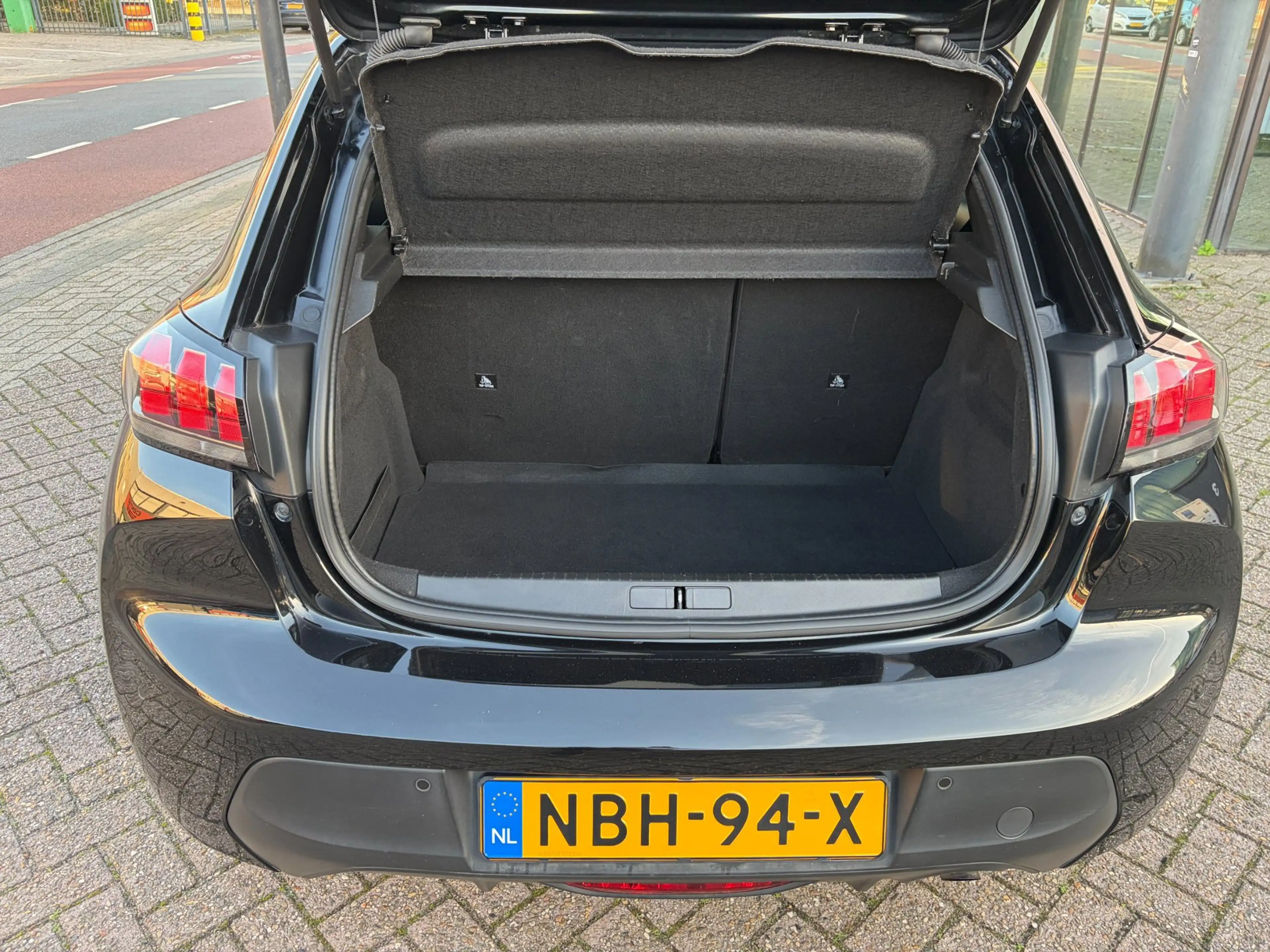 Peugeot 208 1.2 PureTech Active Pack / Carplay / Stoelverw. / — photo 6