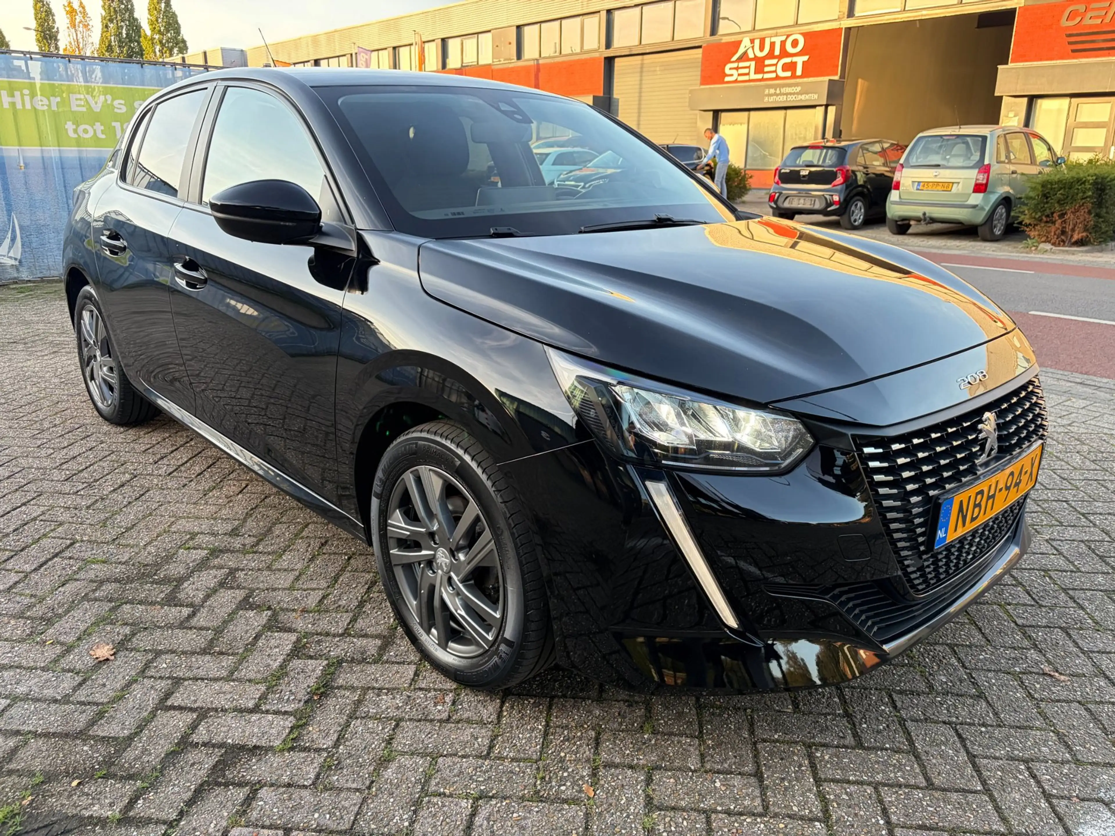Peugeot 208 1.2 PureTech Active Pack / Carplay / Stoelverw. / — photo 8