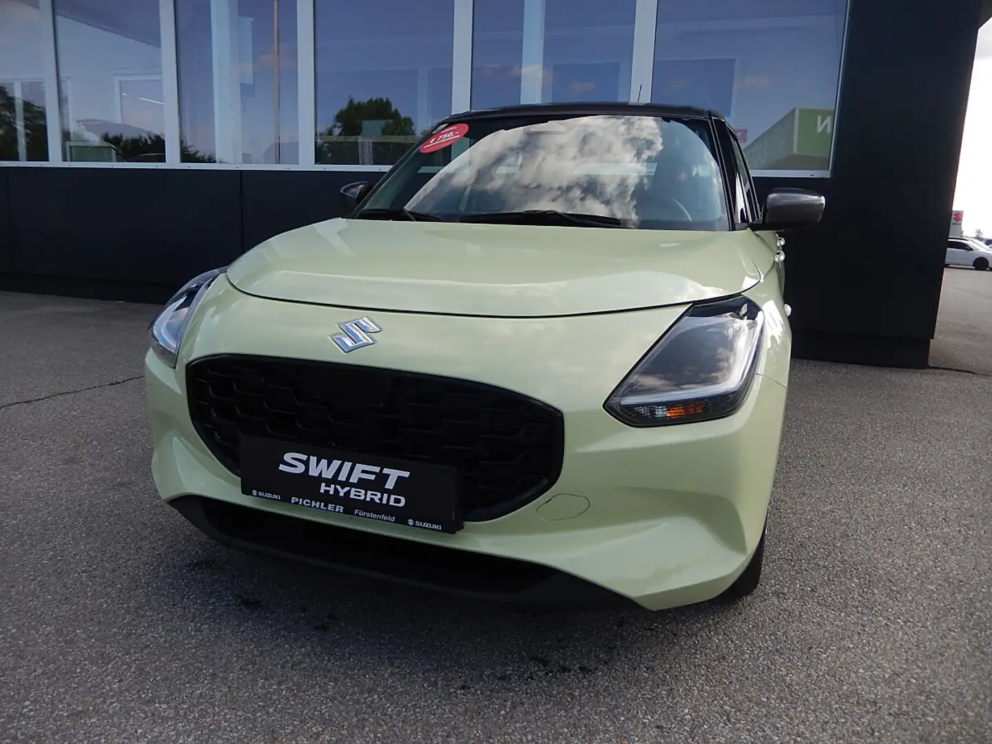 Suzuki Swift 1,2 Hybrid DualJet Clear Gelb - 1