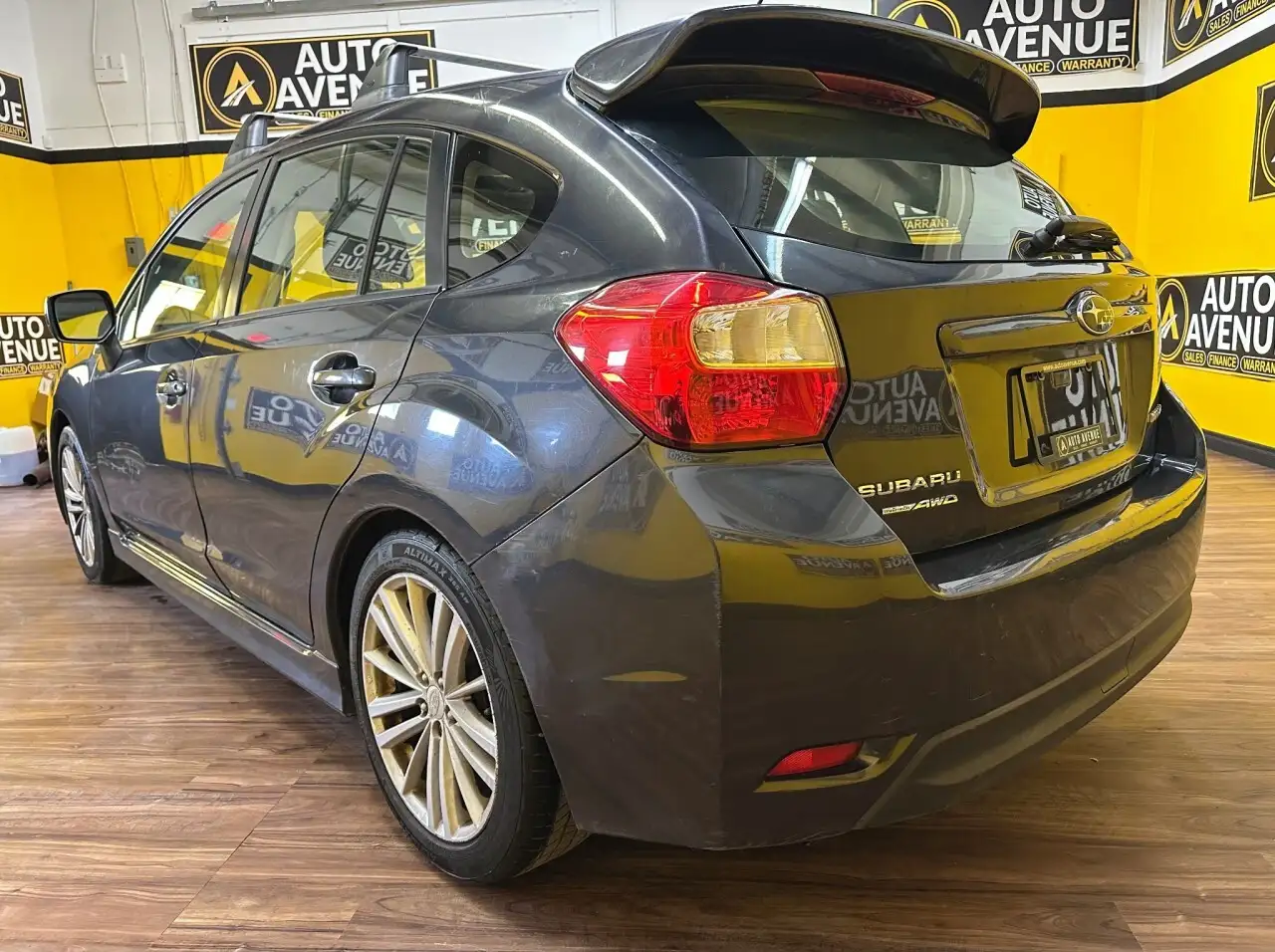 Subaru Impreza снимка Subaru Impreza