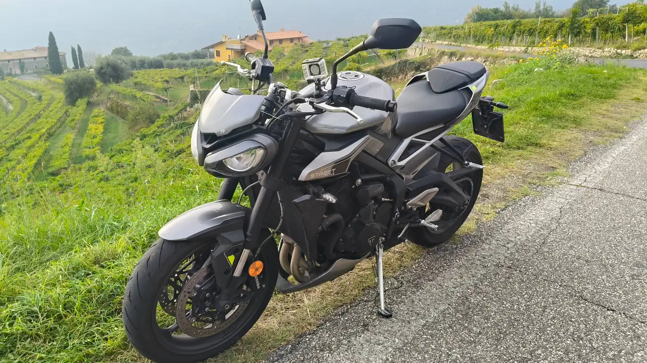 Triumph Street Triple R
