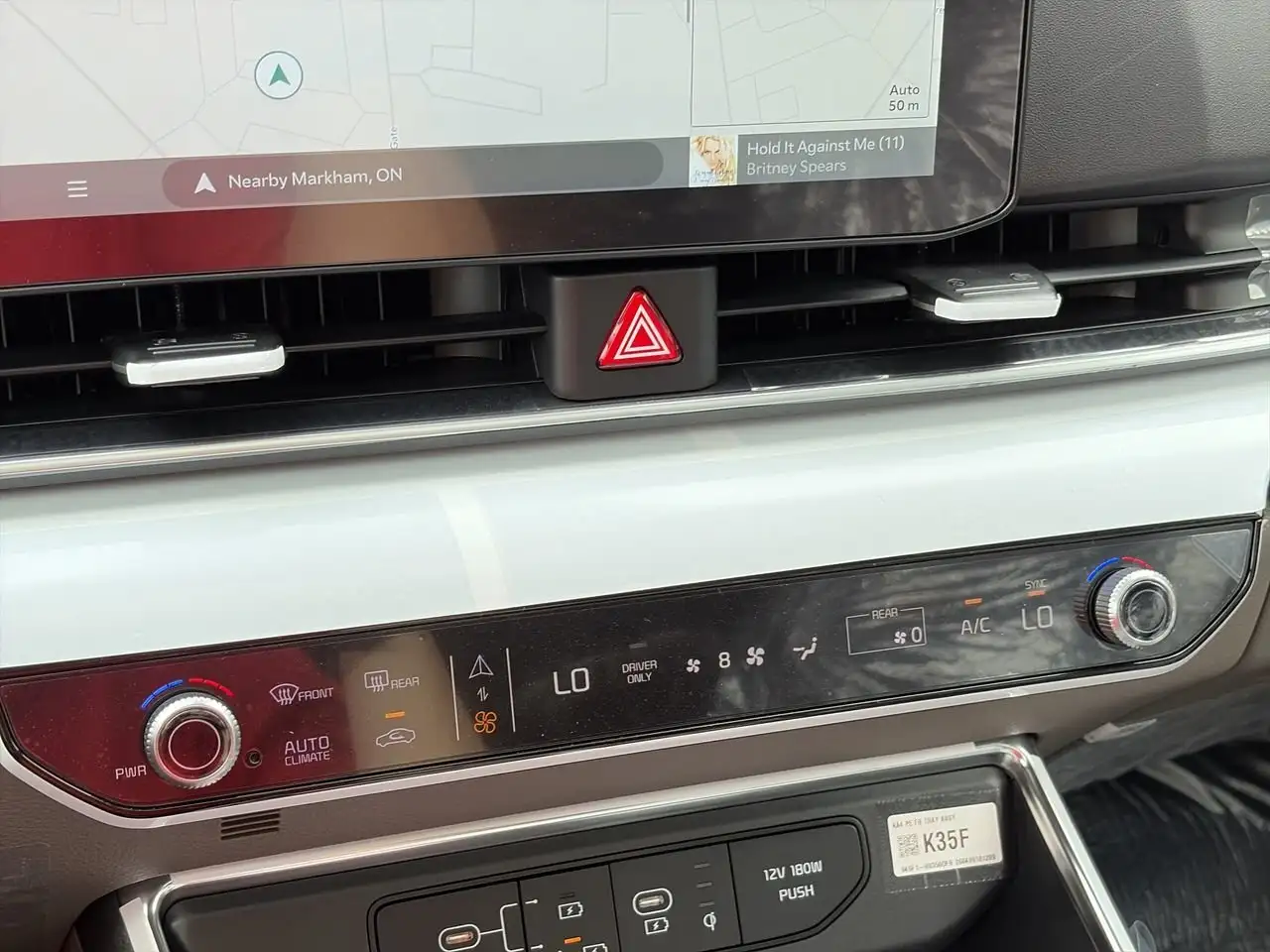 Kia Carnival снимка Kia Carnival