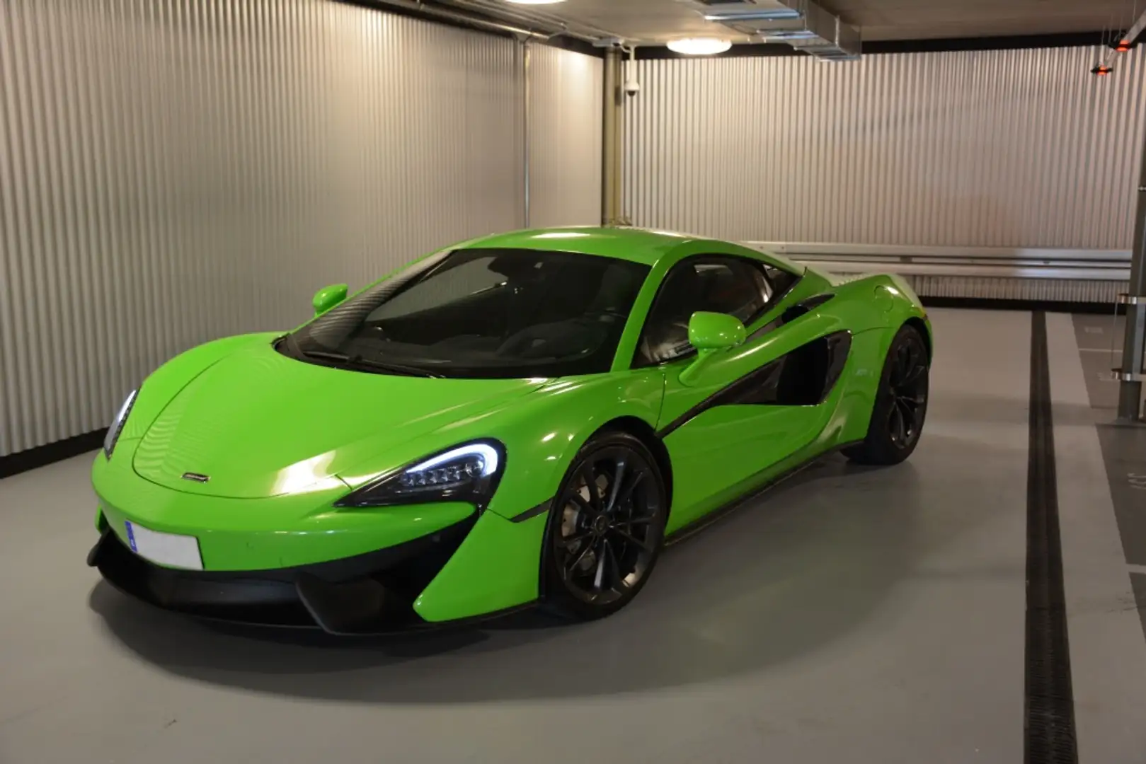 McLaren 540C Vert - 1