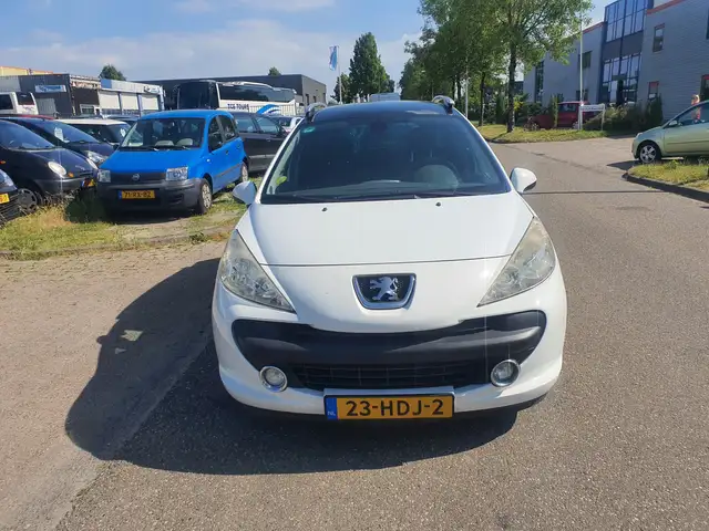 Peugeot 207 view 13