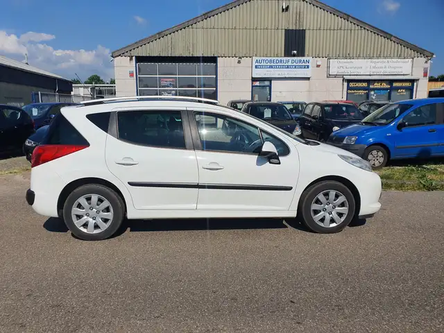 Peugeot 207 view 9