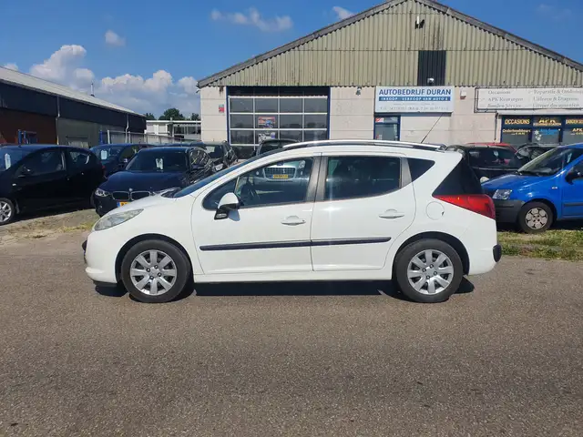 Peugeot 207 view 8