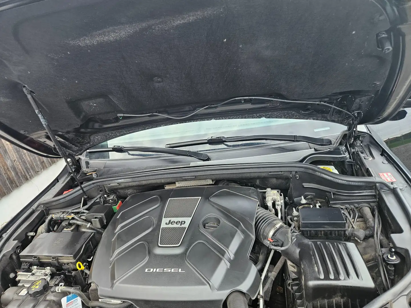 Jeep Cherokee 3L V6 180 PS Fekete - 1