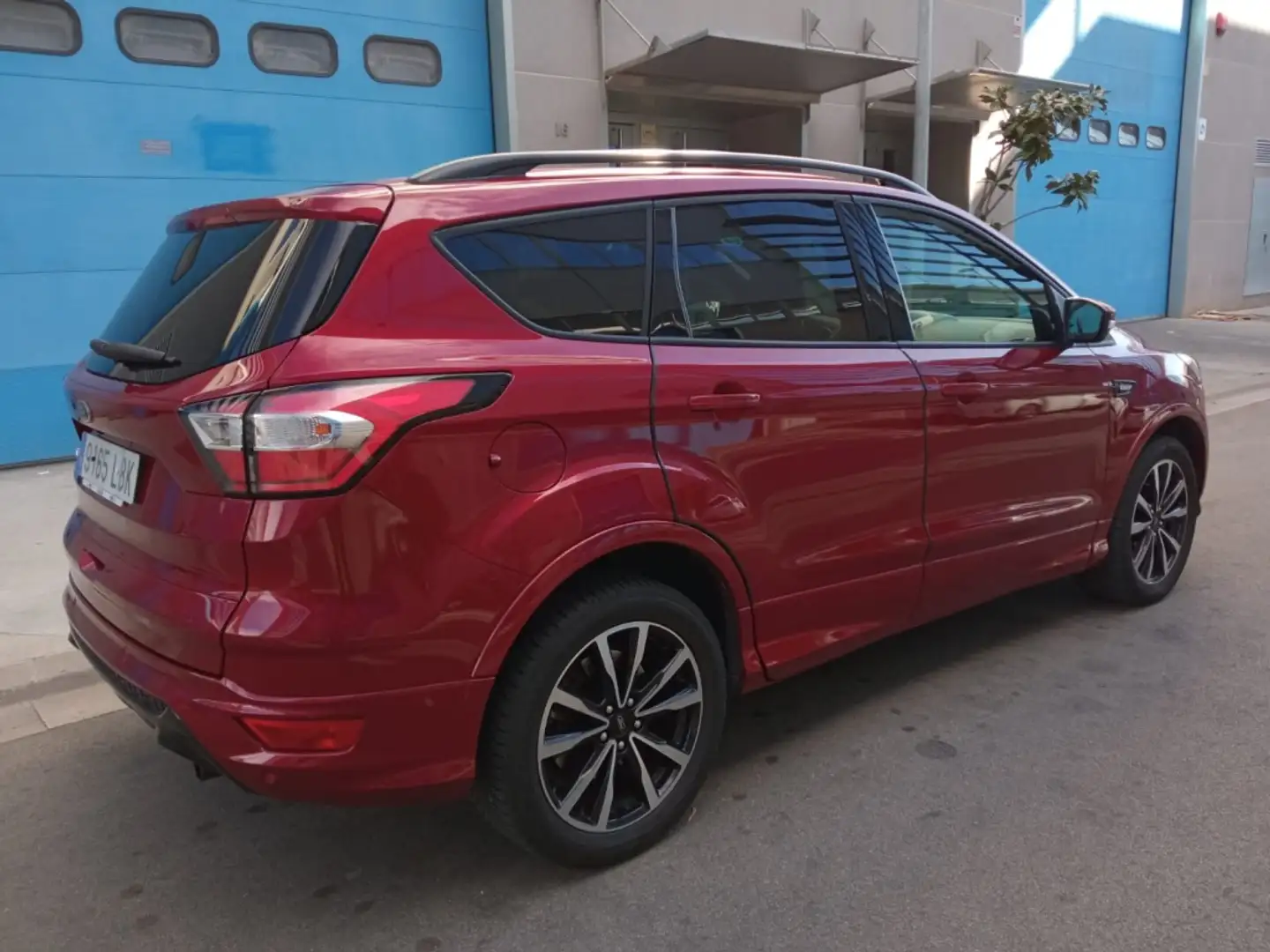 Ford Kuga 1.5 EcoB. Auto S&S ST-Line Limited Edition 4x2 120 Burdeos - 2