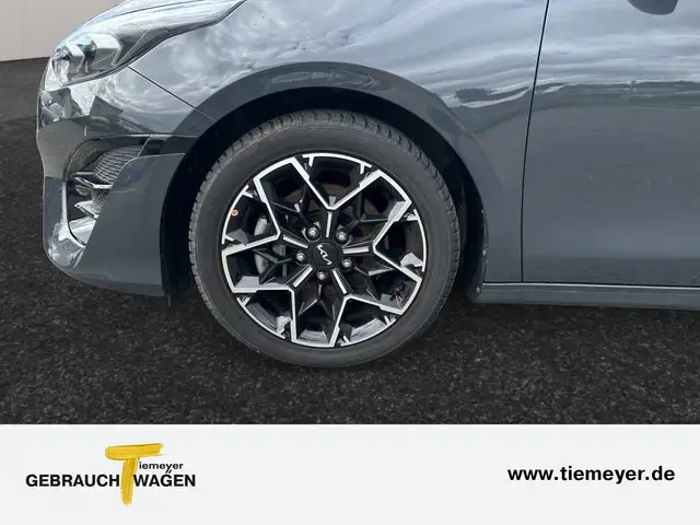 Kia Ceed view 9