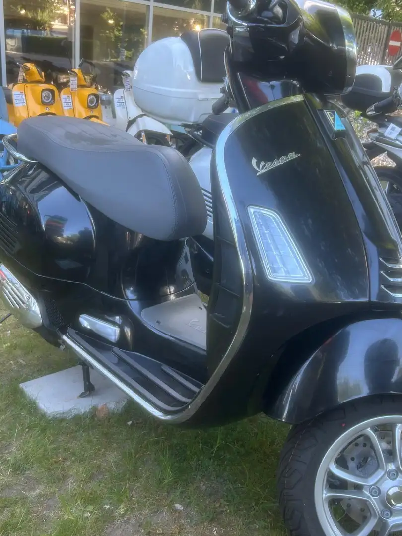 Vespa GTS Super 125 ABS ASR LED Negru - 2