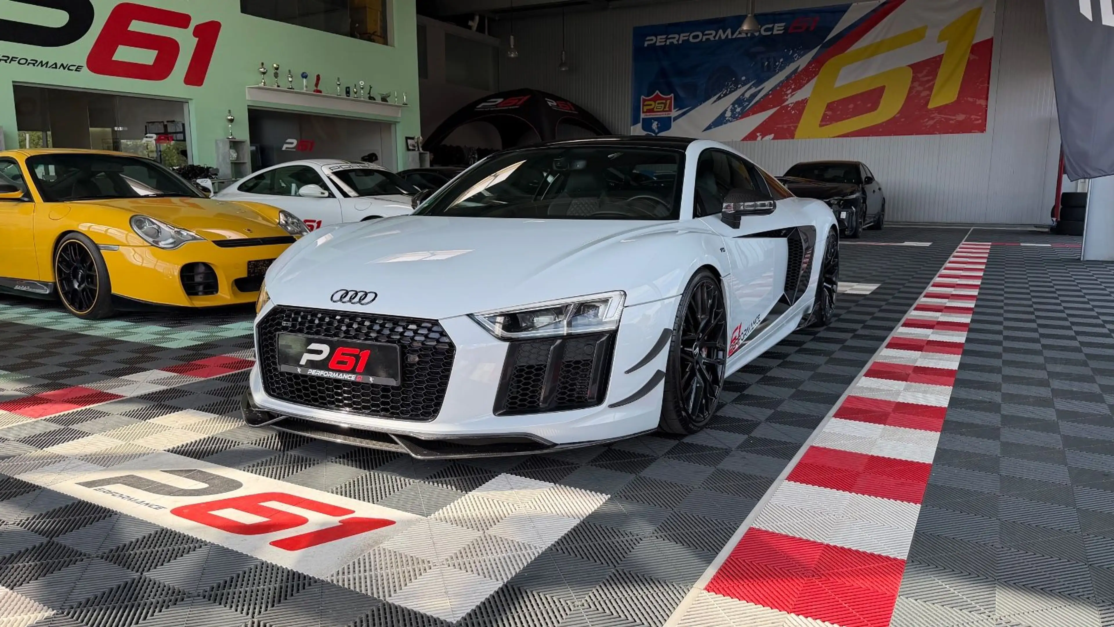 Audi R8 Coupe quattro plus/ Capristo Anbauteile/