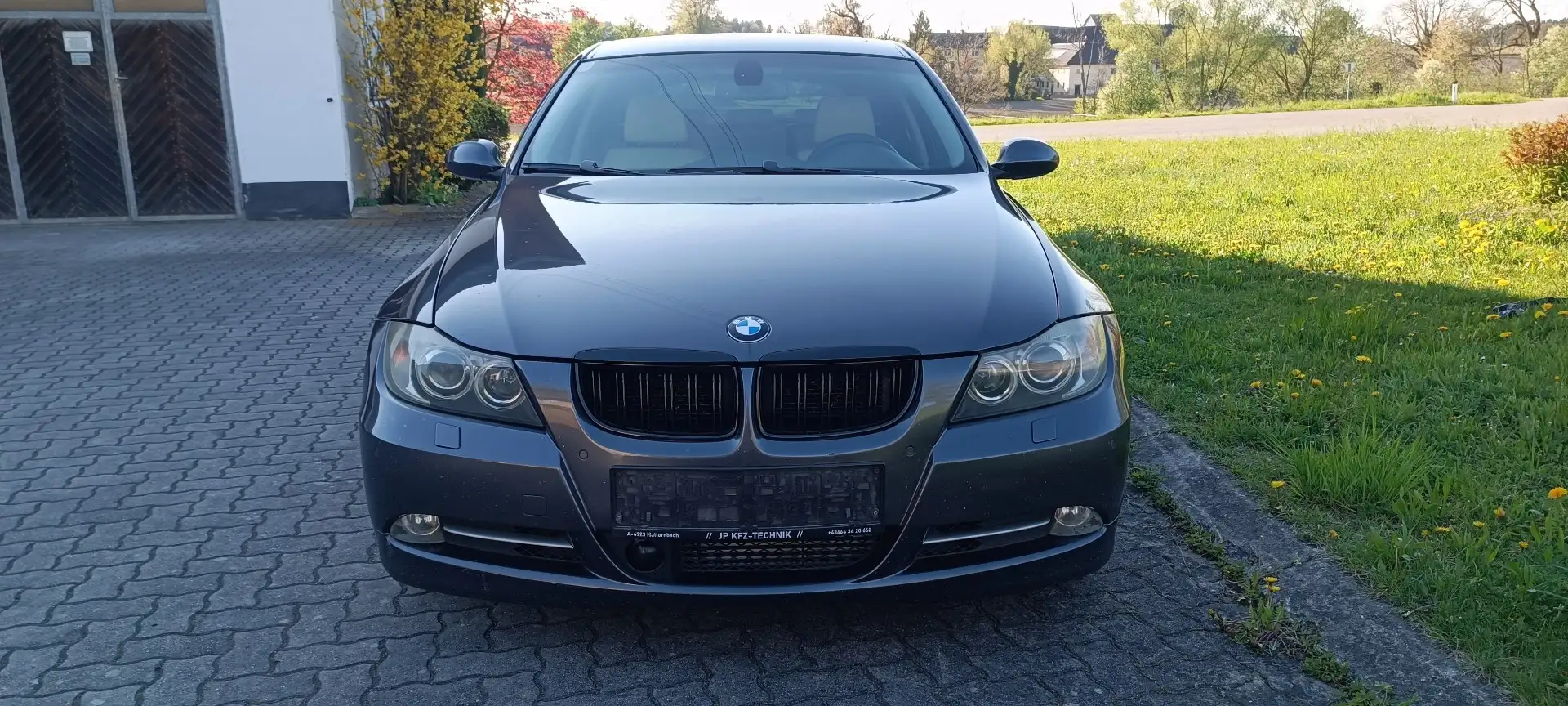 BMW 335 335d DPF Touring Aut. Grau - 2
