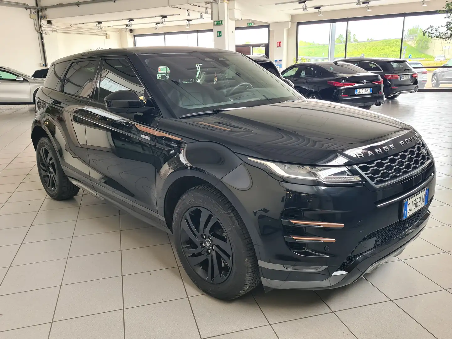 Land Rover Range Rover Evoque 2.0d i4 R-Dynamic fwd 163cv!NAVI!PDC!TELECAMERA! Zwart - 1