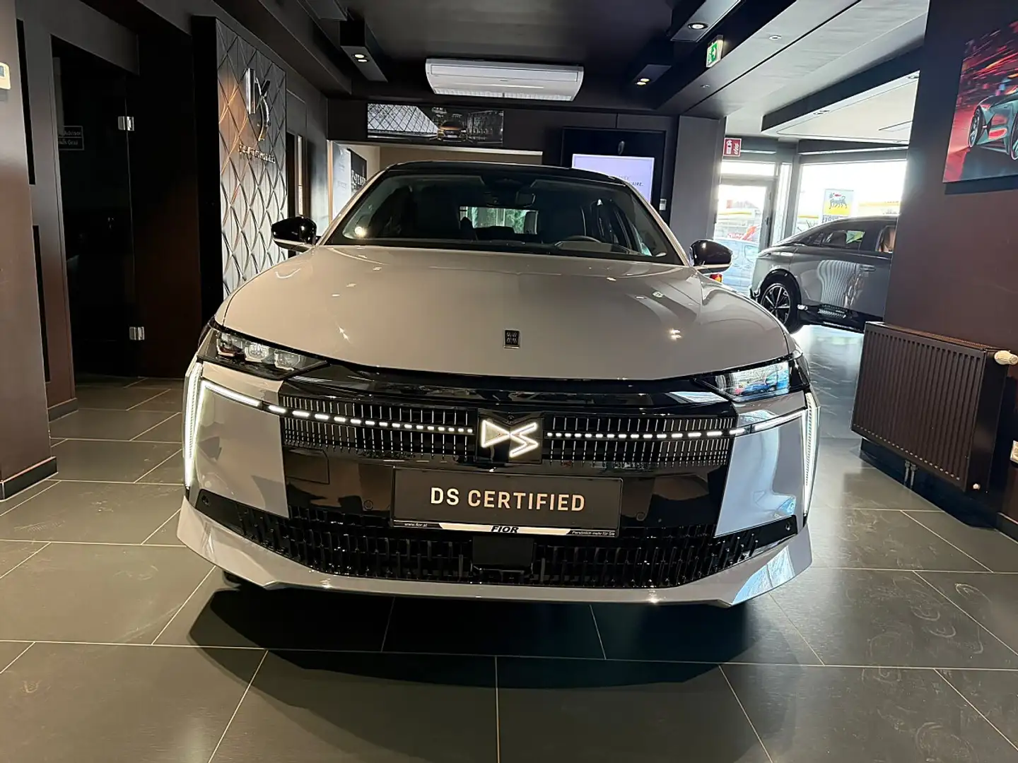 DS Automobiles DS 4 Hybrid 145 eDCT-6 Étoile-Nappaleder (D-1108-S) Grau - 2
