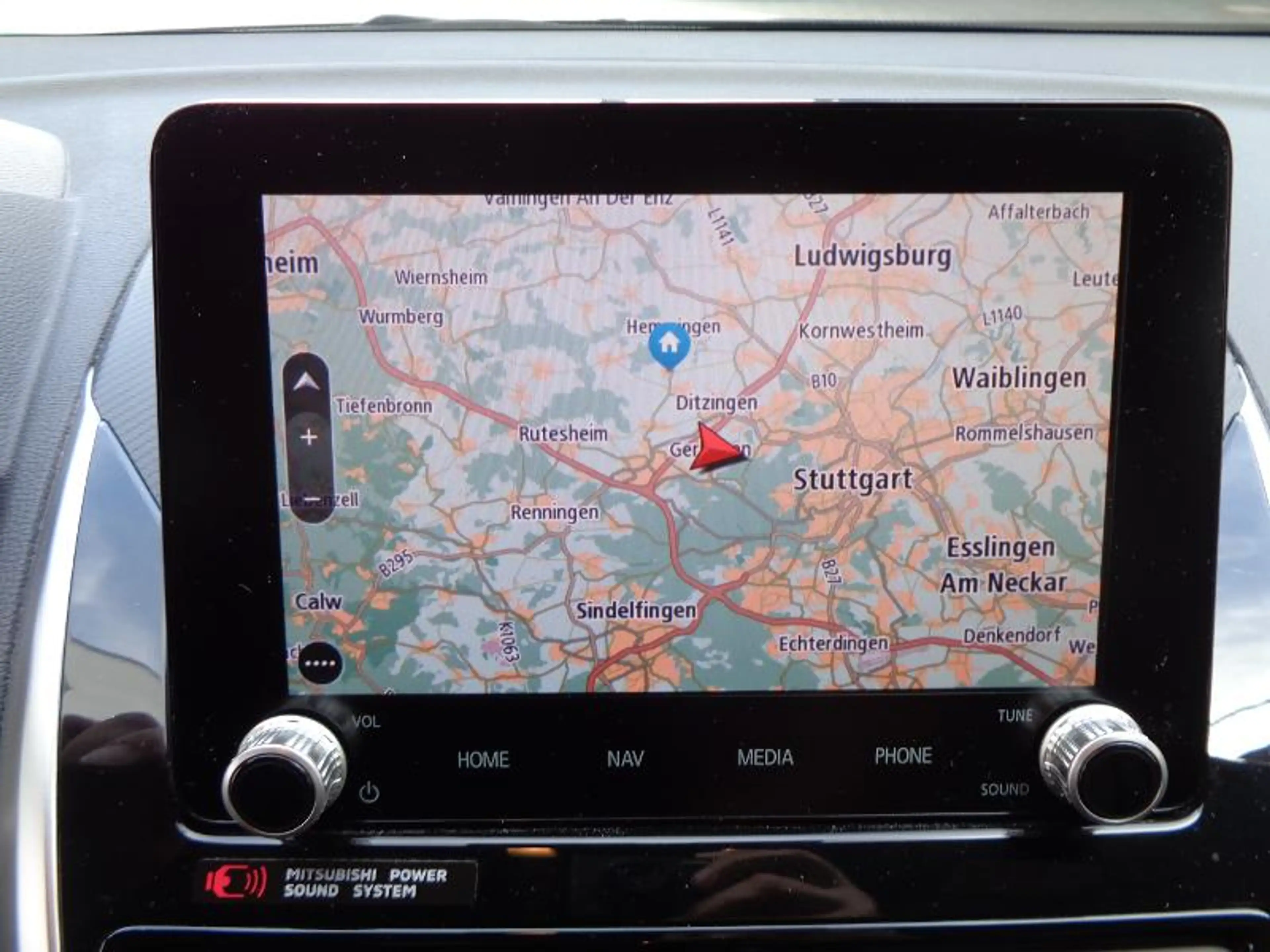 Mitsubishi Eclipse Cross Plug-in-Hybrid TOP Panoramadach — photo 14