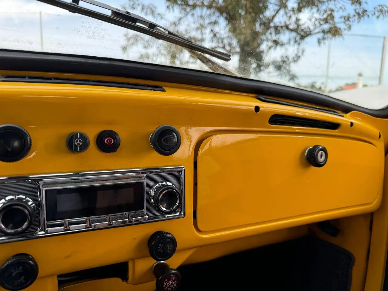 Volkswagen Käfer VW Käfer Cabrio 1302 - Oldtimer - Zitronengelb - TÜV neu - H Kennzeichen - wenig Kilometer, foto 7