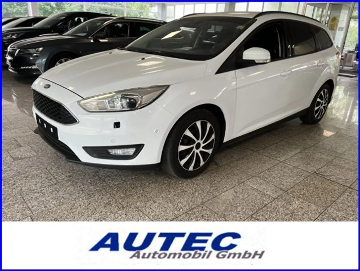 Ford Focus Turnier Business 1.5 NAVI+EINPARKAUTOMATIK Wit - 1