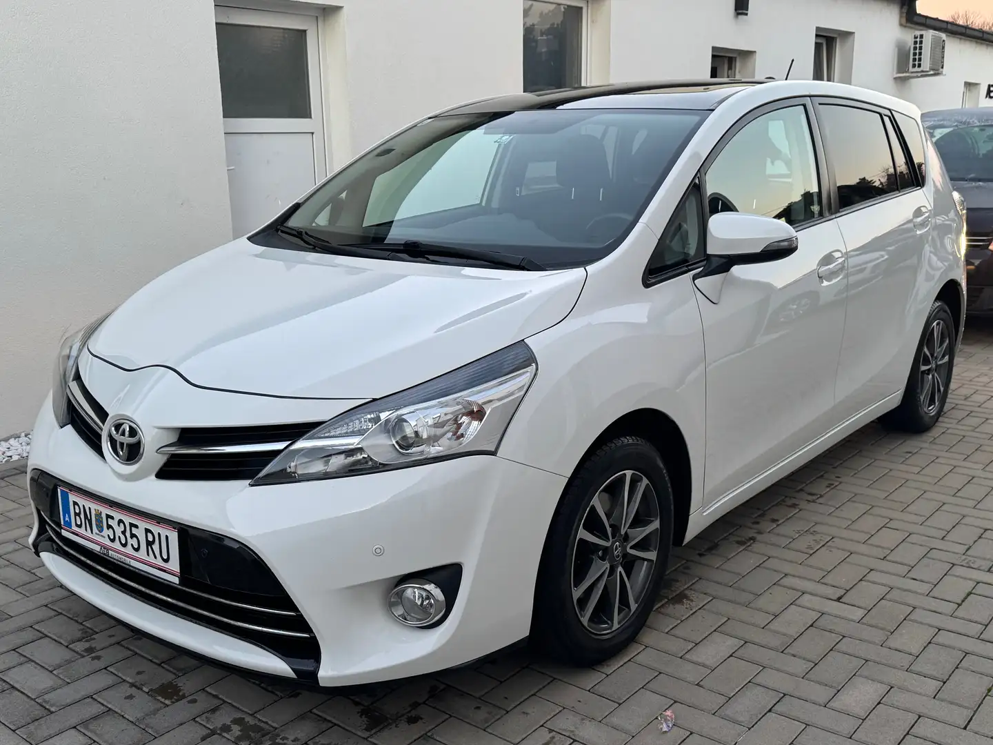 Toyota Verso 2.0 D-4D Ausstattung /Top Zustand Weiß - 1