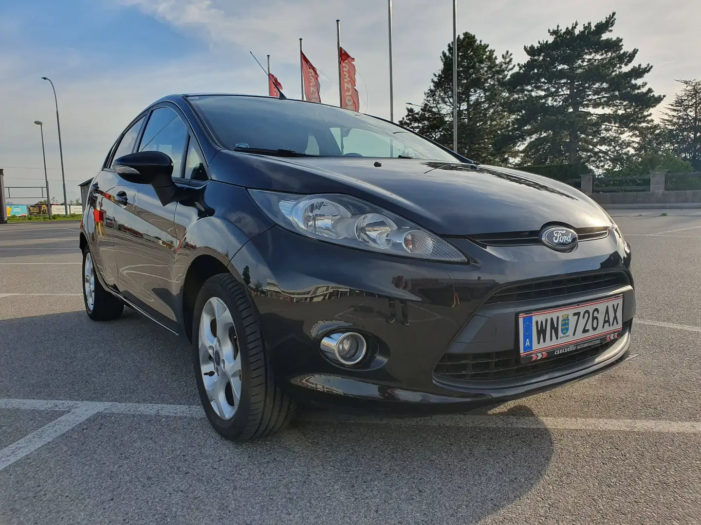 Ford Fiesta Fiesta Iconic 1,4 TDCi DPF Iconic Schwarz - 1