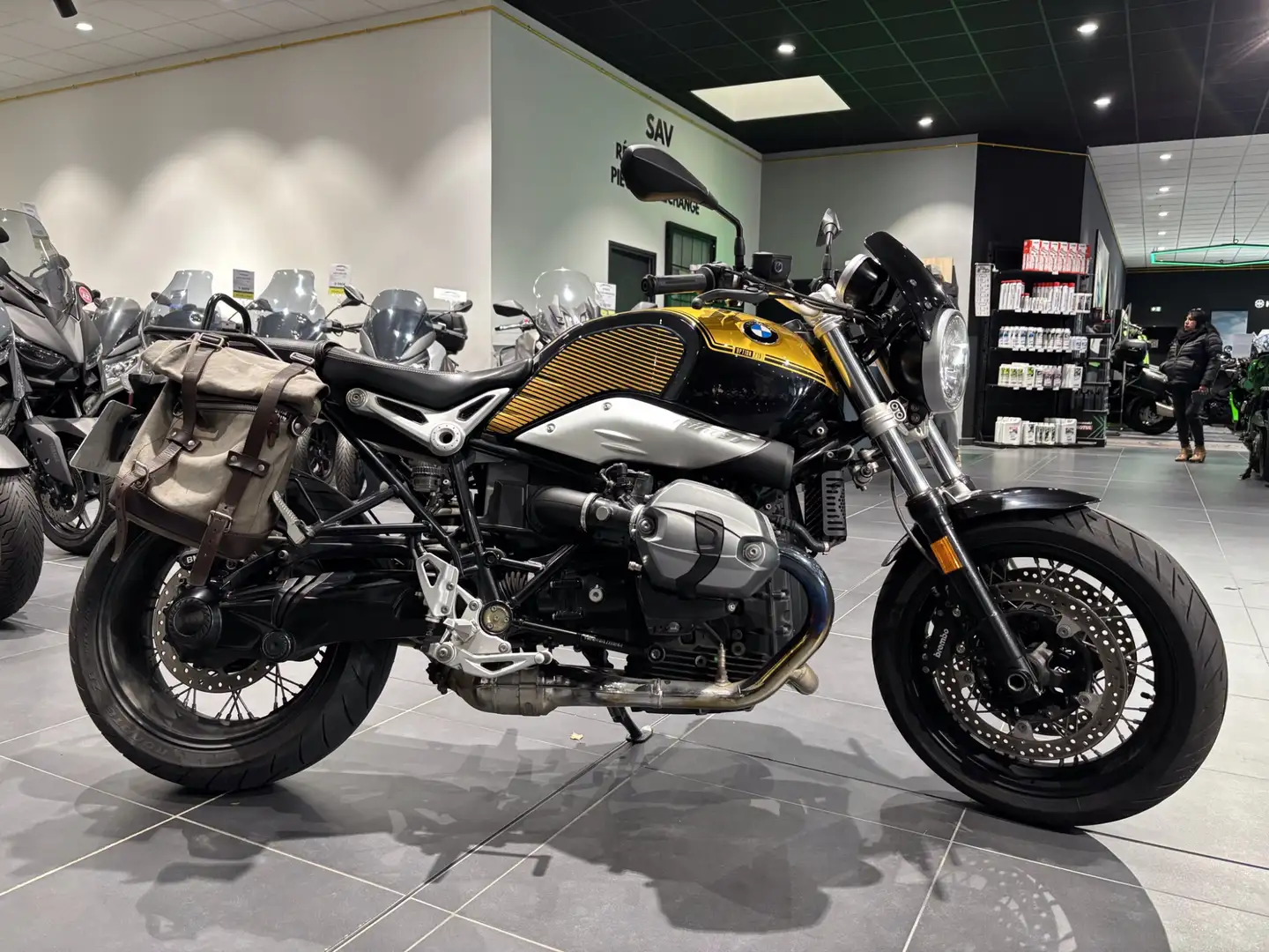 BMW R nineT Jaune - 2