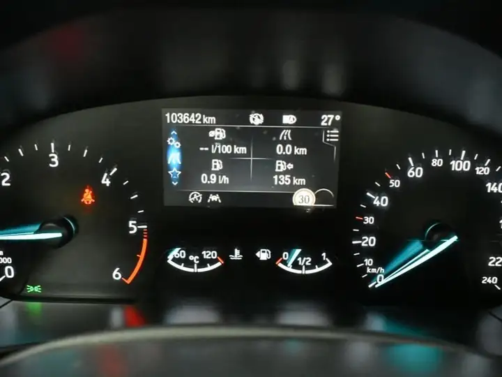 Ford Focus 1.5 EcoBlue Titanium 2021, foto 16