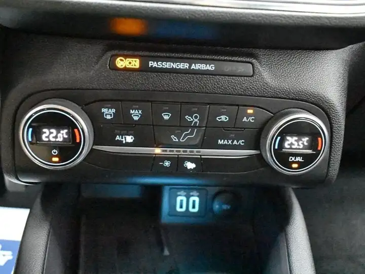 Ford Focus 1.5 EcoBlue Titanium 2021, foto 18