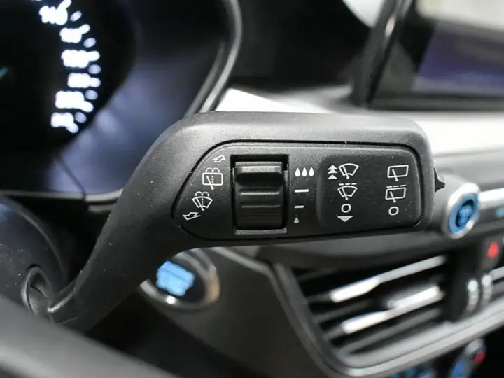 Ford Focus 1.5 EcoBlue Titanium 2021, foto 12