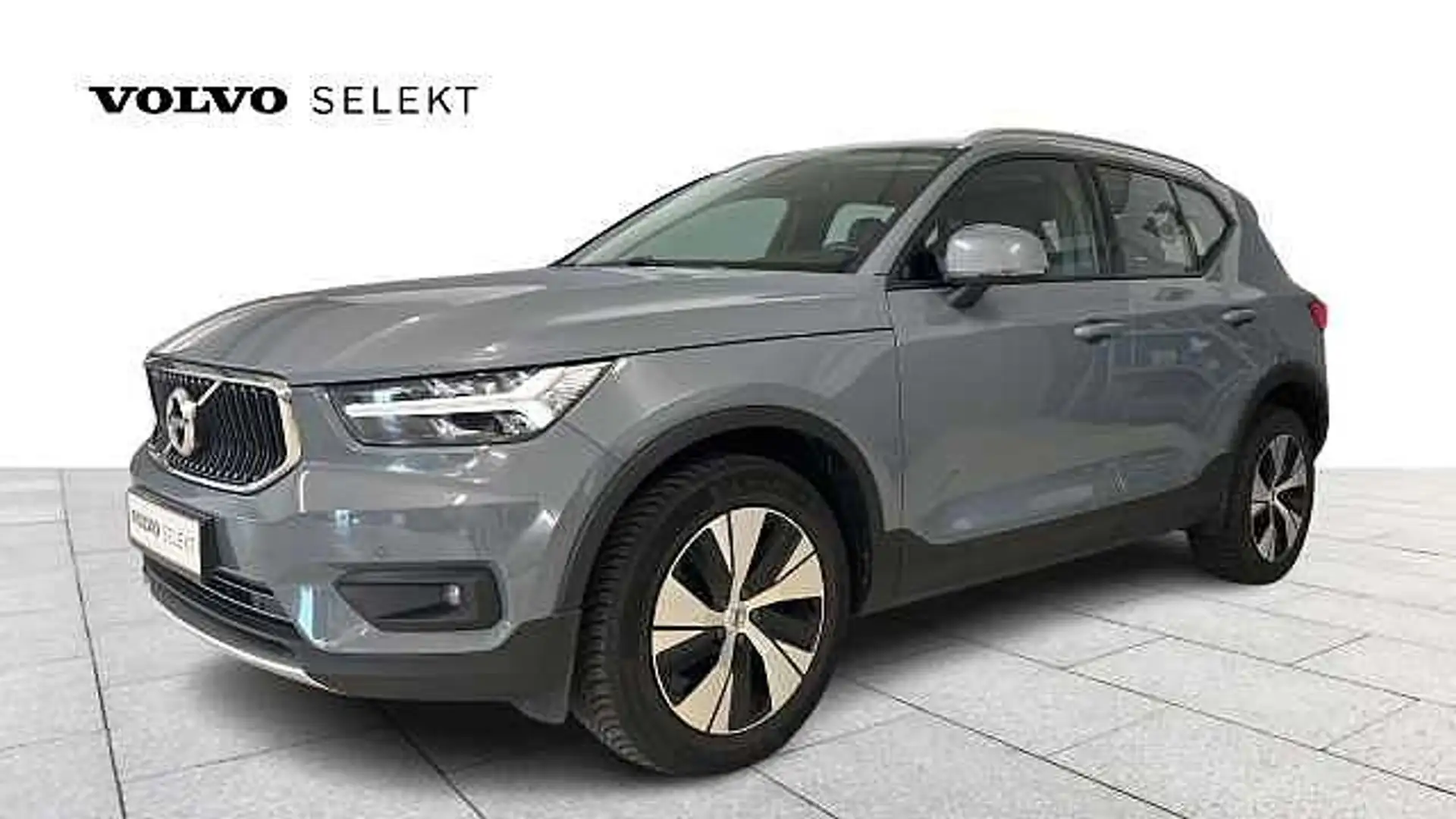 Volvo XC40 XC40 Momentum Pro, T2 (manual) Gris - 1