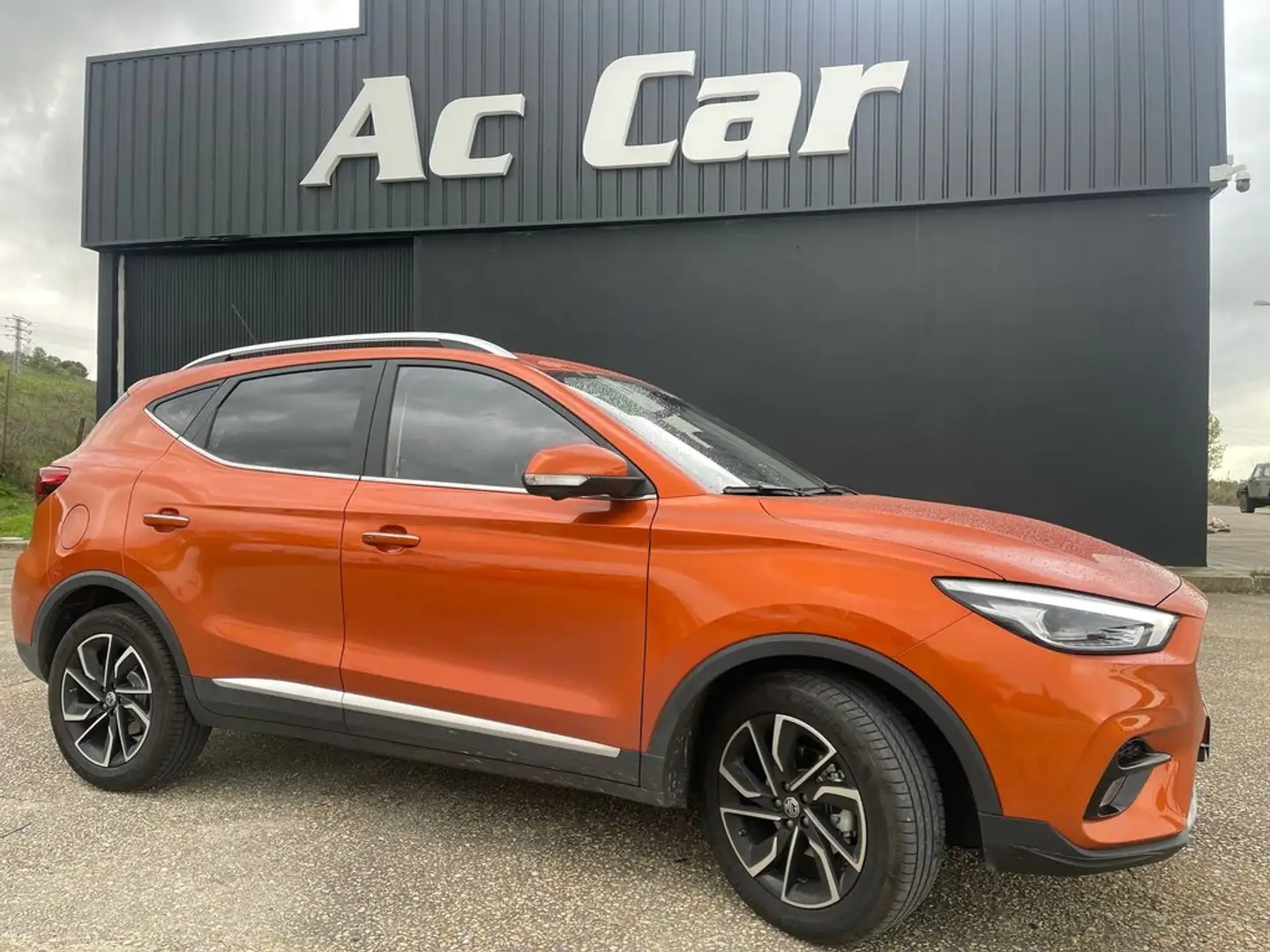 MG ZS 1.0T Comfort Auto Naranja - 1