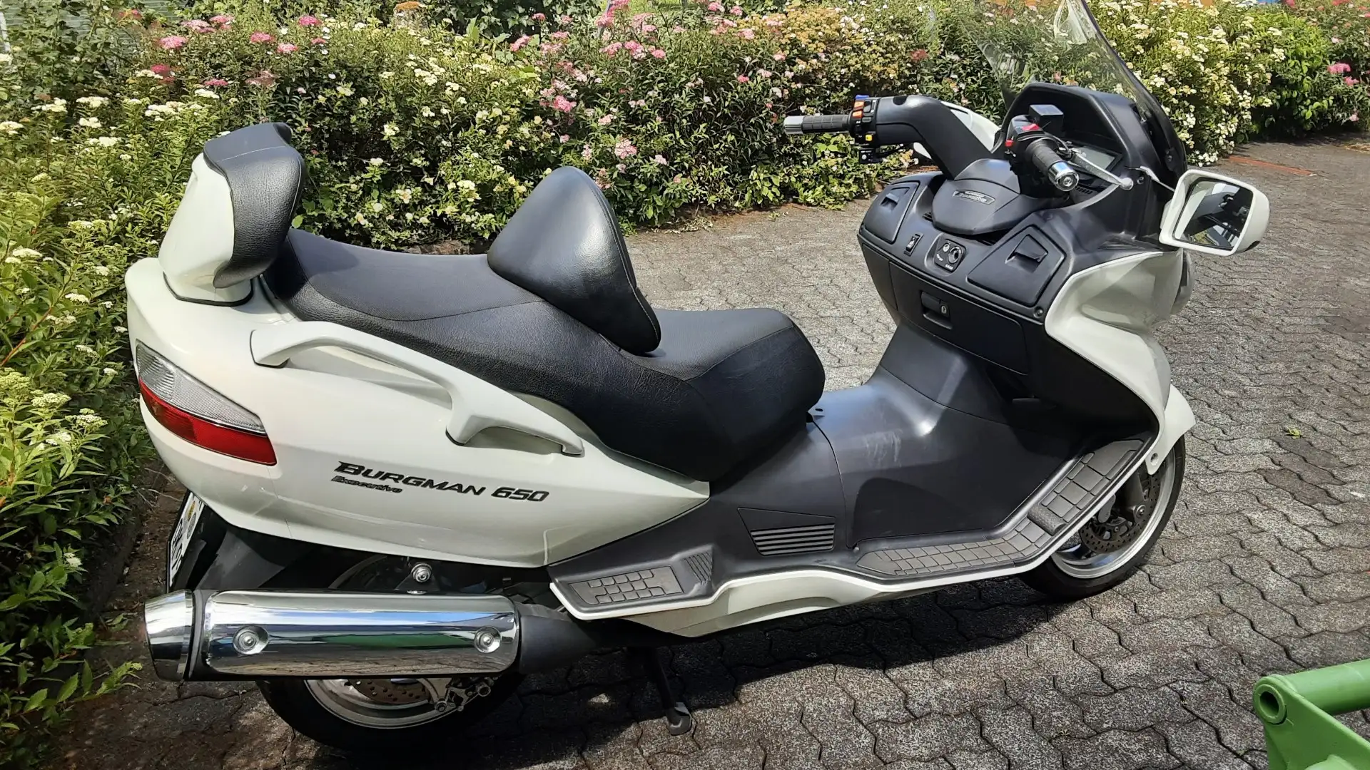 Suzuki Burgman 650 Blanc - 2