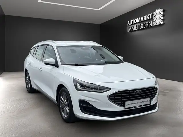 Ford Focus view 2