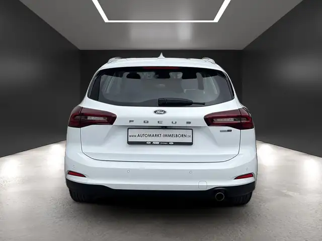 Ford Focus view 10